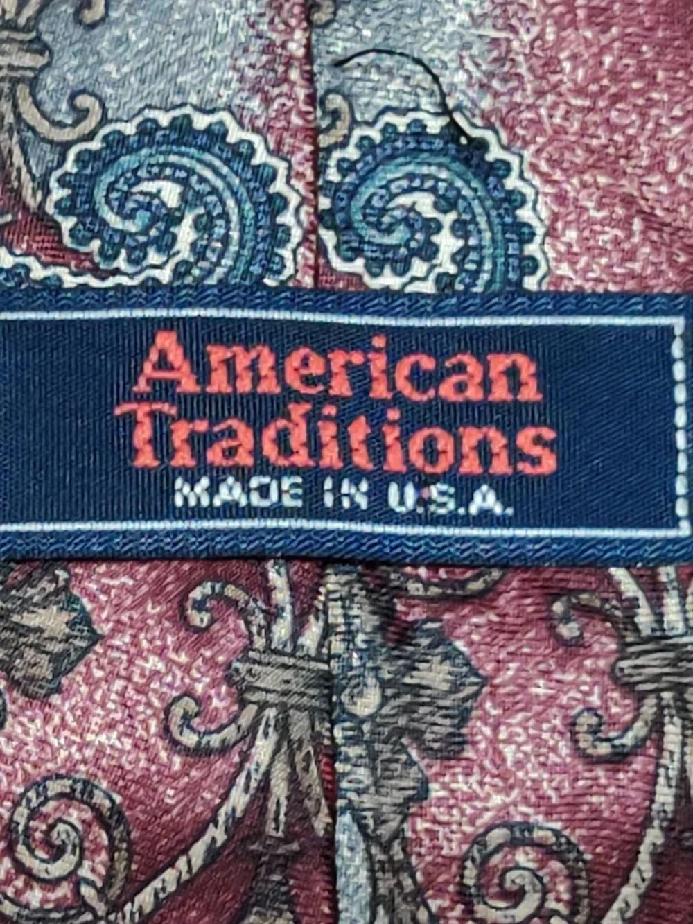 Vintage American Traditions Red Gray Paisley Wide Necktie Retro Preppy USA Tie